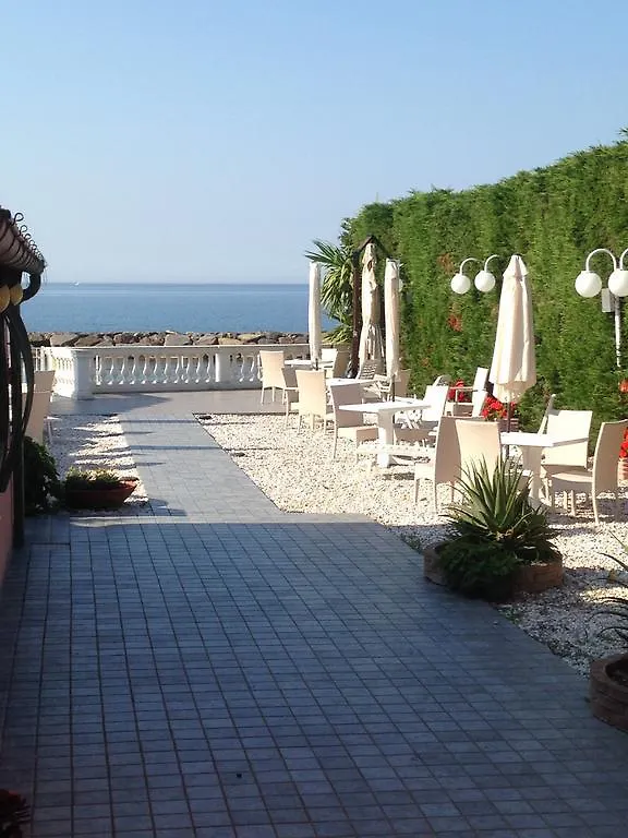 Casa Vacanze SanGiacomo Santo Stefano al Mare 0*,  Italia